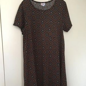 Size Large LuLaRoe Carly